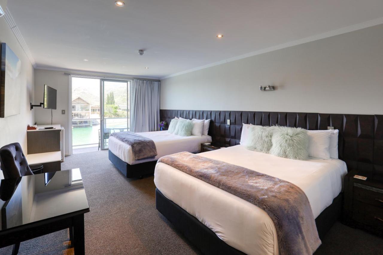 Marsden Lake Resort Central Otago Cromwell Bagian luar foto A typical hotel room