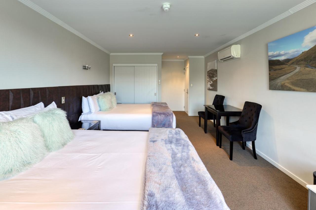 Marsden Lake Resort Central Otago Cromwell Bagian luar foto A typical room at the hotel