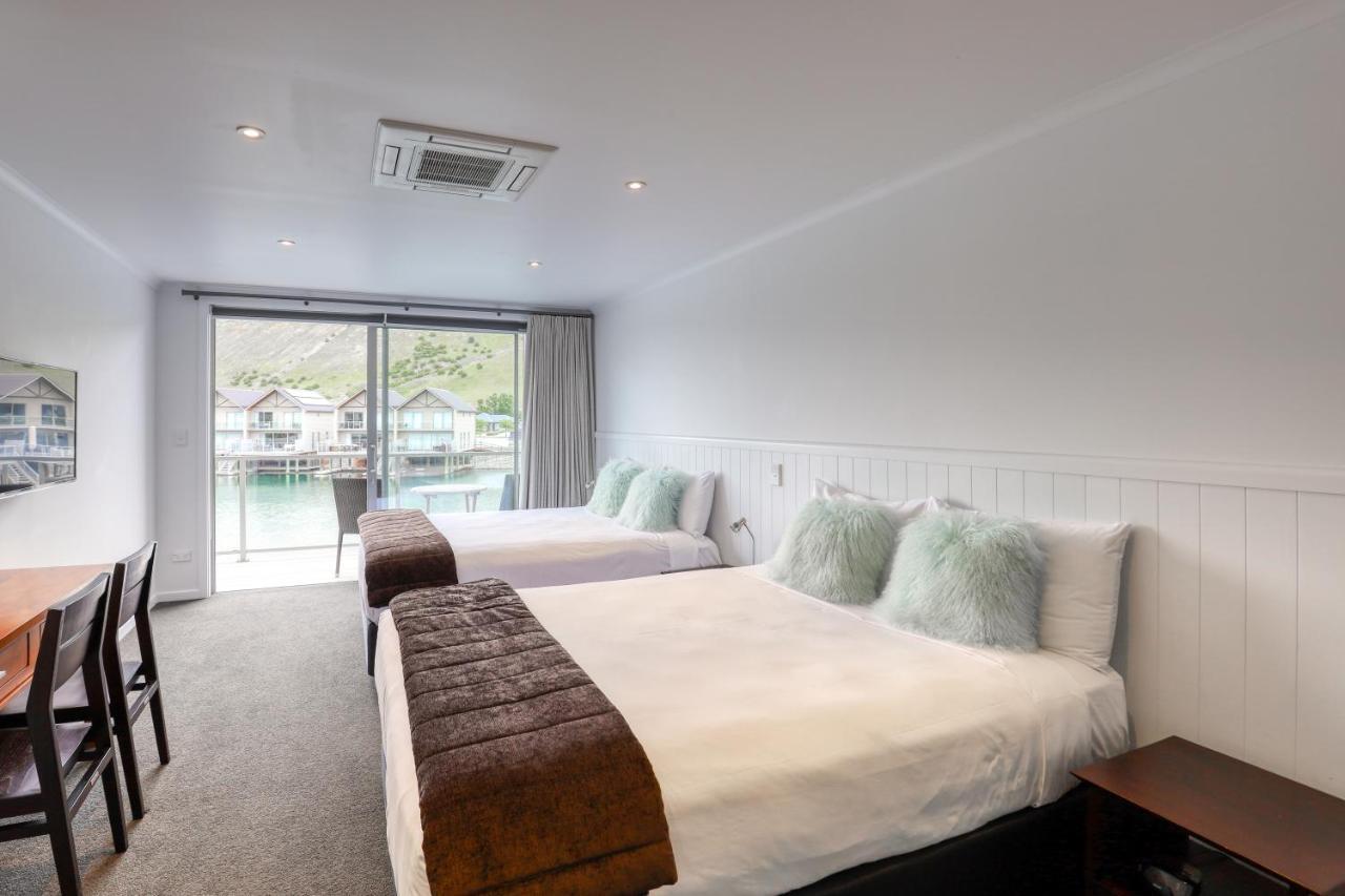 Marsden Lake Resort Central Otago Cromwell Bagian luar foto A typical studio apartment