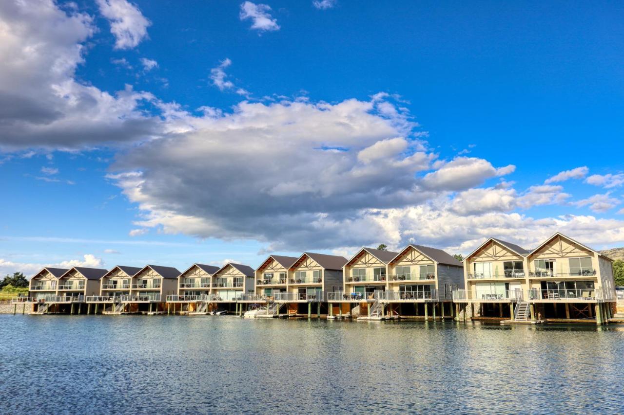 Marsden Lake Resort Central Otago Cromwell Bagian luar foto The Waterfront