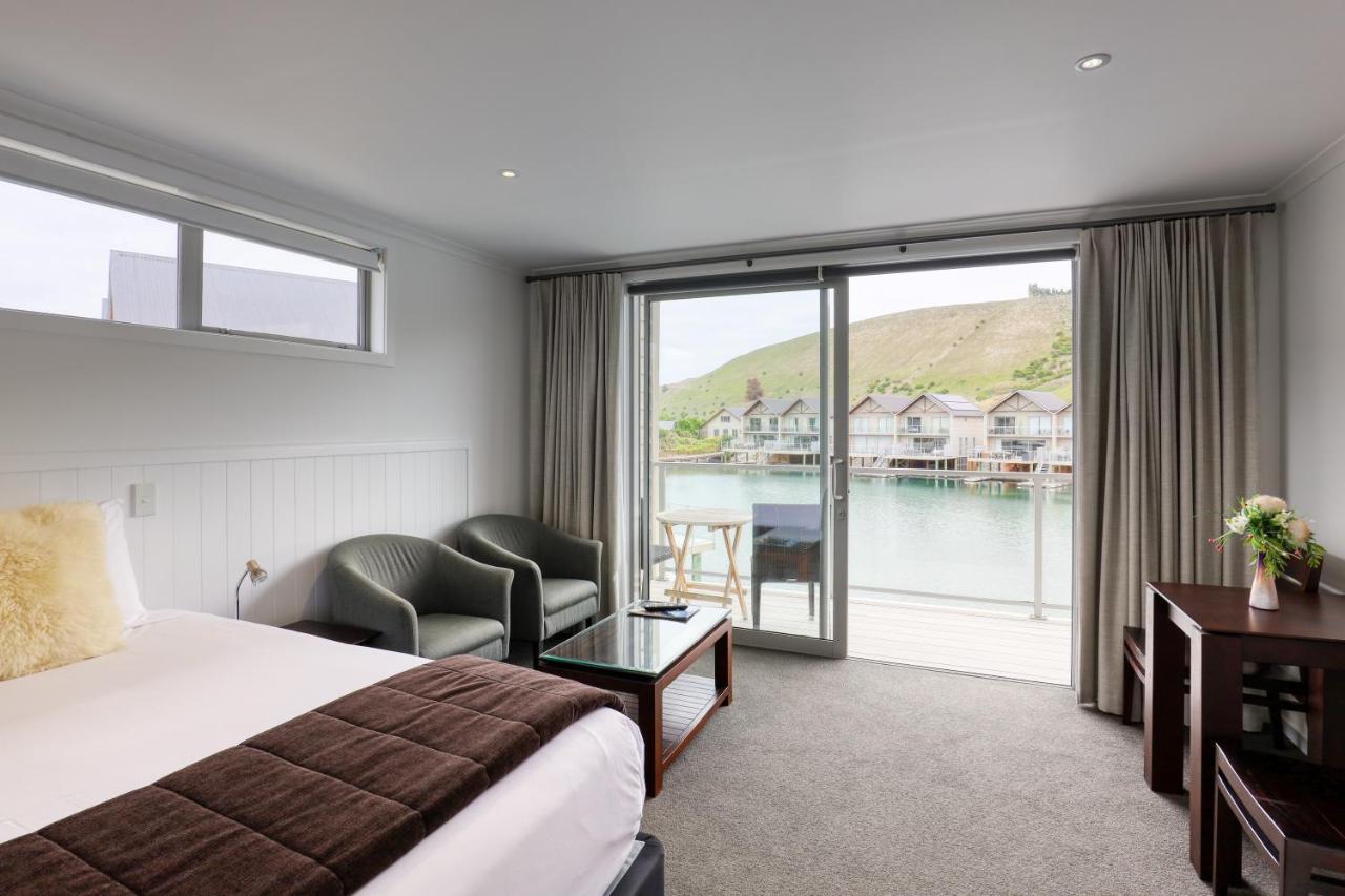 Marsden Lake Resort Central Otago Cromwell Bagian luar foto A room at the Jack's Point hotel