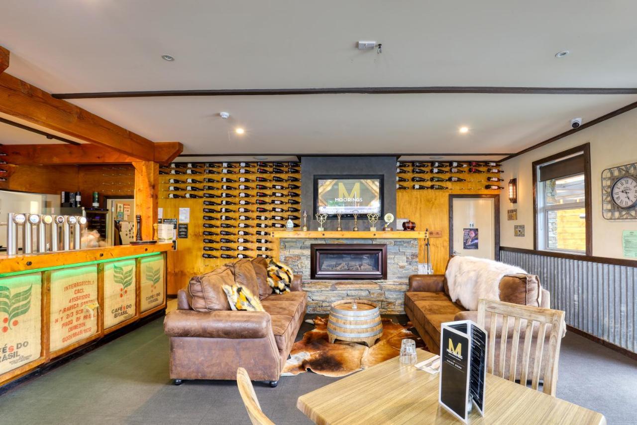 Marsden Lake Resort Central Otago Cromwell Bagian luar foto The interior of the restaurant